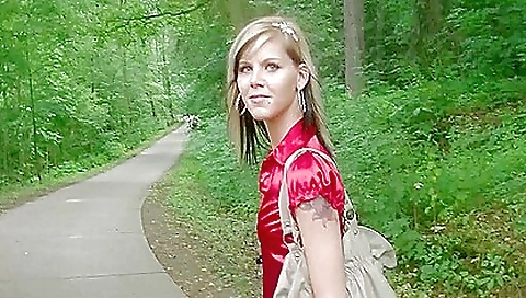 Busty blonde gets facialized with his big dick on outdoor