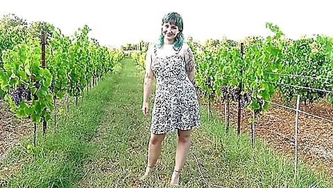 Hairy and sexy face make this woman an excellent candidate