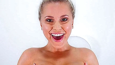 Sexy face sitting close up of lovely lolas pink pussy in vr porn