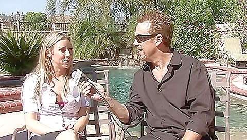 Big ass brunette milf with a sexy body in a tight tank top